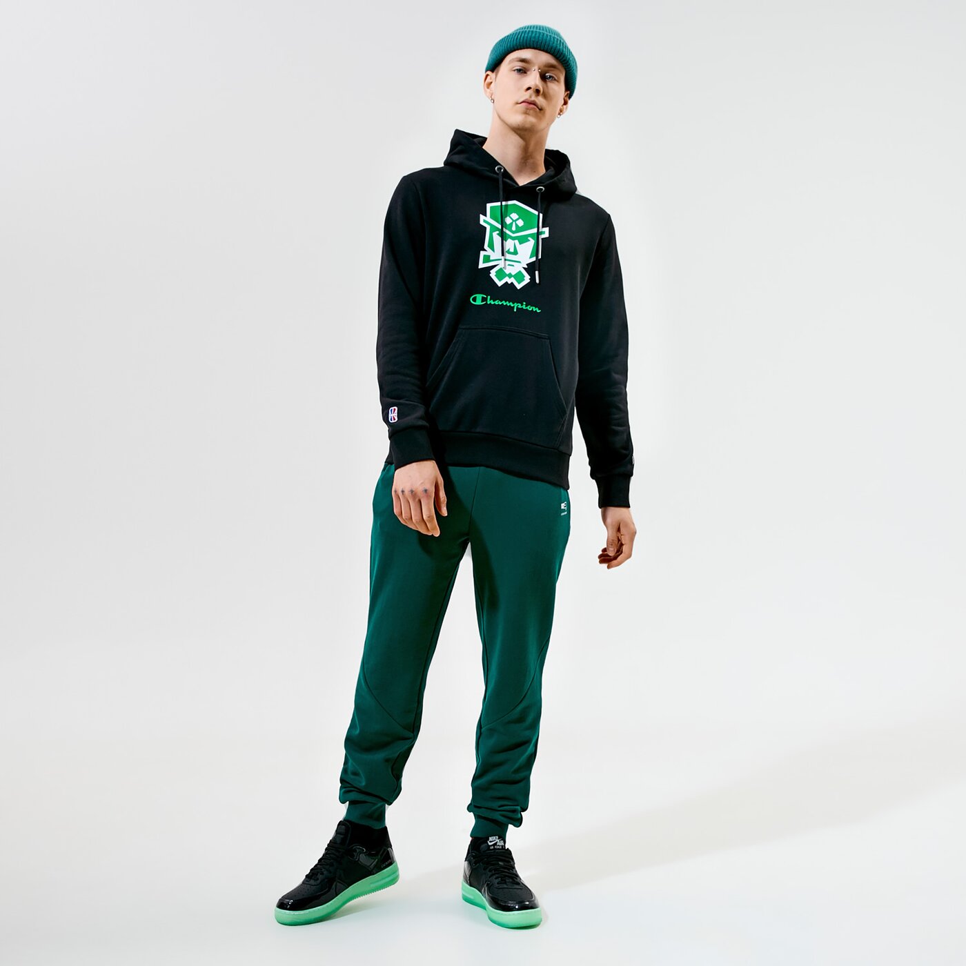 Мъжки суичър CHAMPION СУИТЧЪР С КАЧУЛКА HOODED SWEATSHIRT 214985kk001 цвят черен