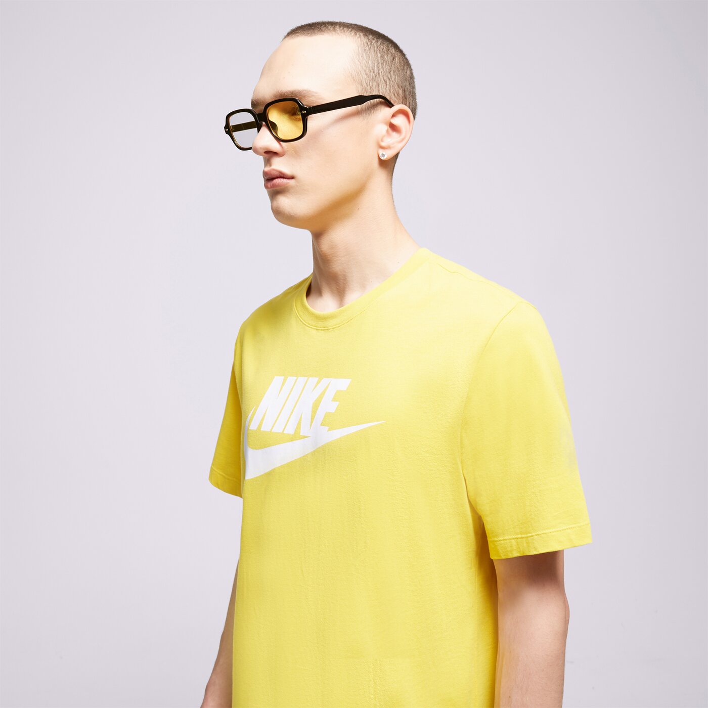 Мъжка тениска NIKE ТЕНИСКА SPORTSWEAR ar5004-709 цвят жълт