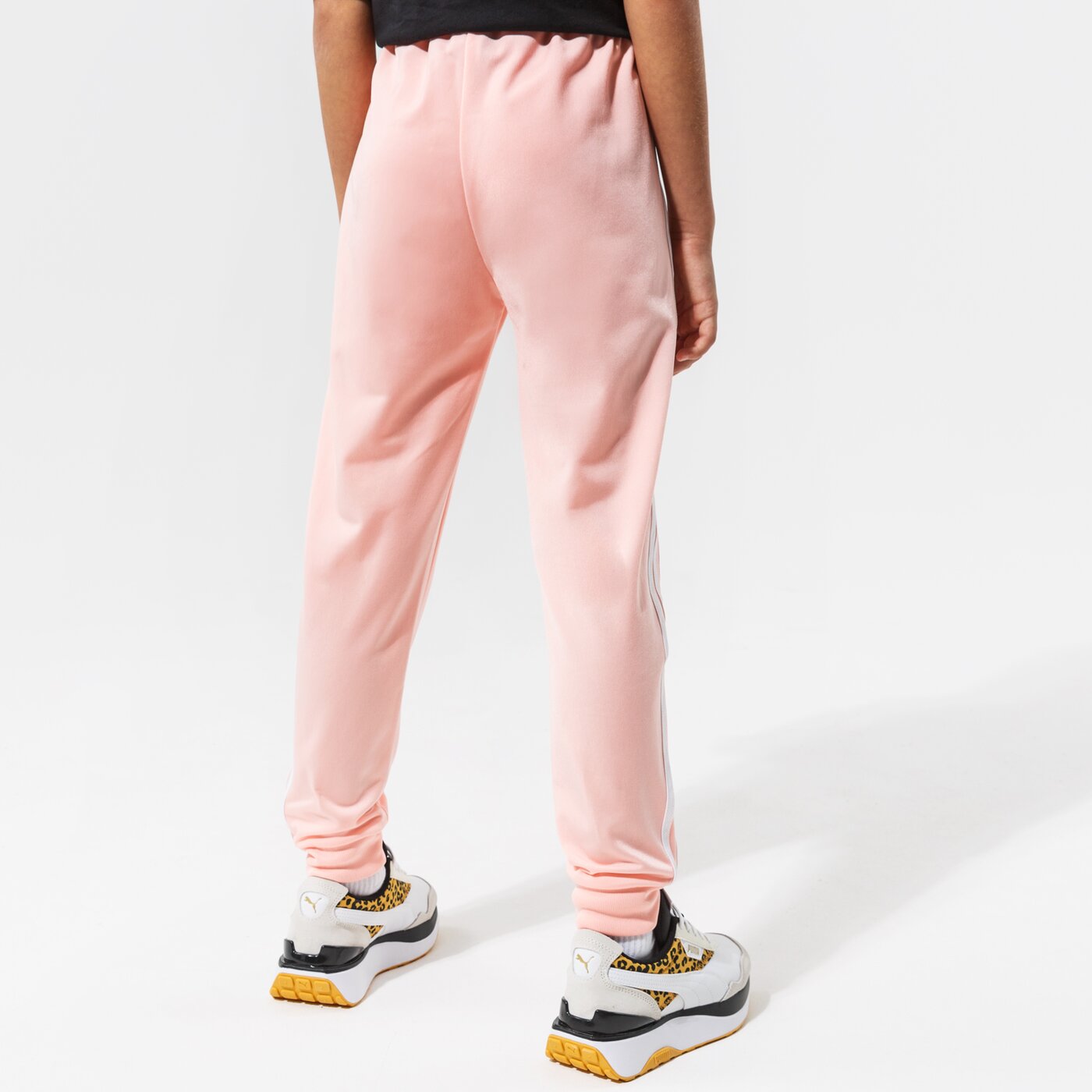 Детски панталони ADIDAS ПАНТАЛОНИ SST TRACK PANTS GIRL h37870 цвят розов