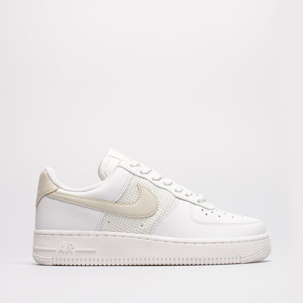 Дамски маратонки NIKE AIR FORCE 1 '07 ESS dj9945-100 цвят многоцветен