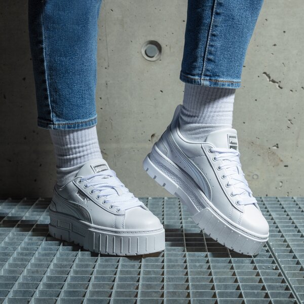 Дамски маратонки PUMA MAYZE GLOW WNS 38368401 цвят бял