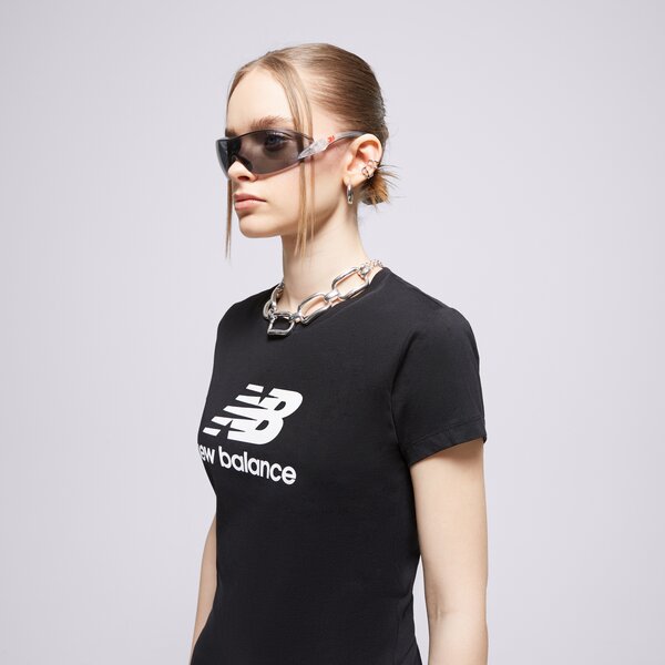 Дамска тениска NEW BALANCE ТЕНИСКА NB ESSENTIALS STACKET LOGO TEE wt31546bk цвят черен