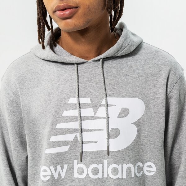 Мъжки суичър NEW BALANCE СУИТЧЪР С КАЧУЛКА ESSENTIALS PULLOVER mt03558ag цвят сив