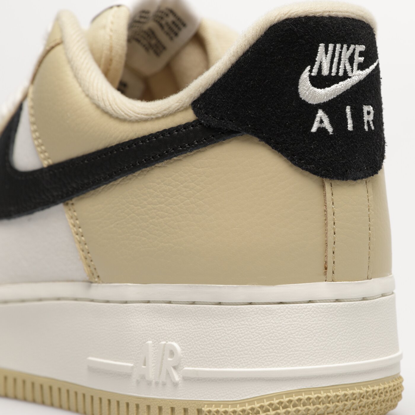 Мъжки маратонки NIKE AIR FORCE 1 '07 LX dv7186-700 цвят бежов
