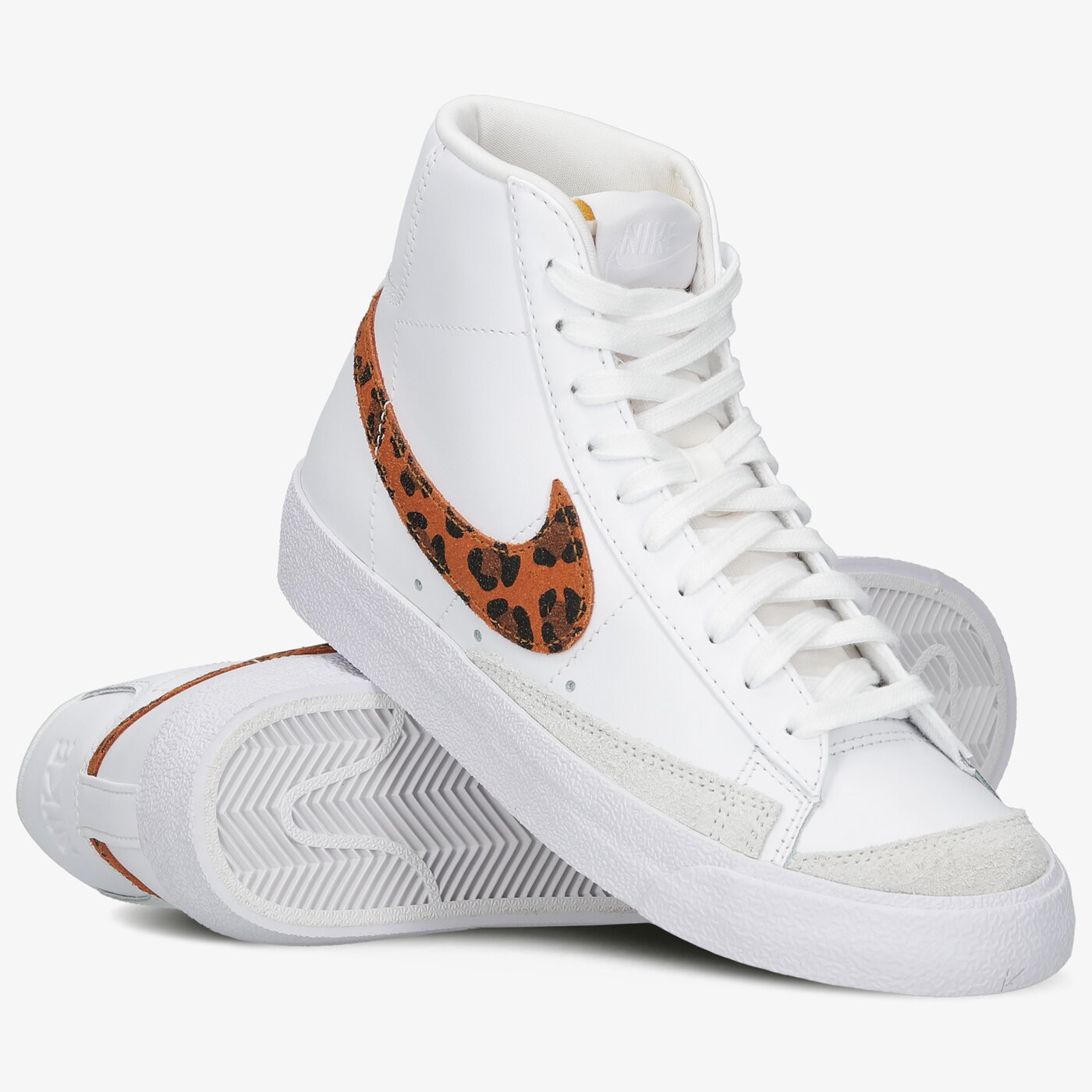 Дамски маратонки NIKE BLAZER MID '77 SE da8736-101 цвят бял