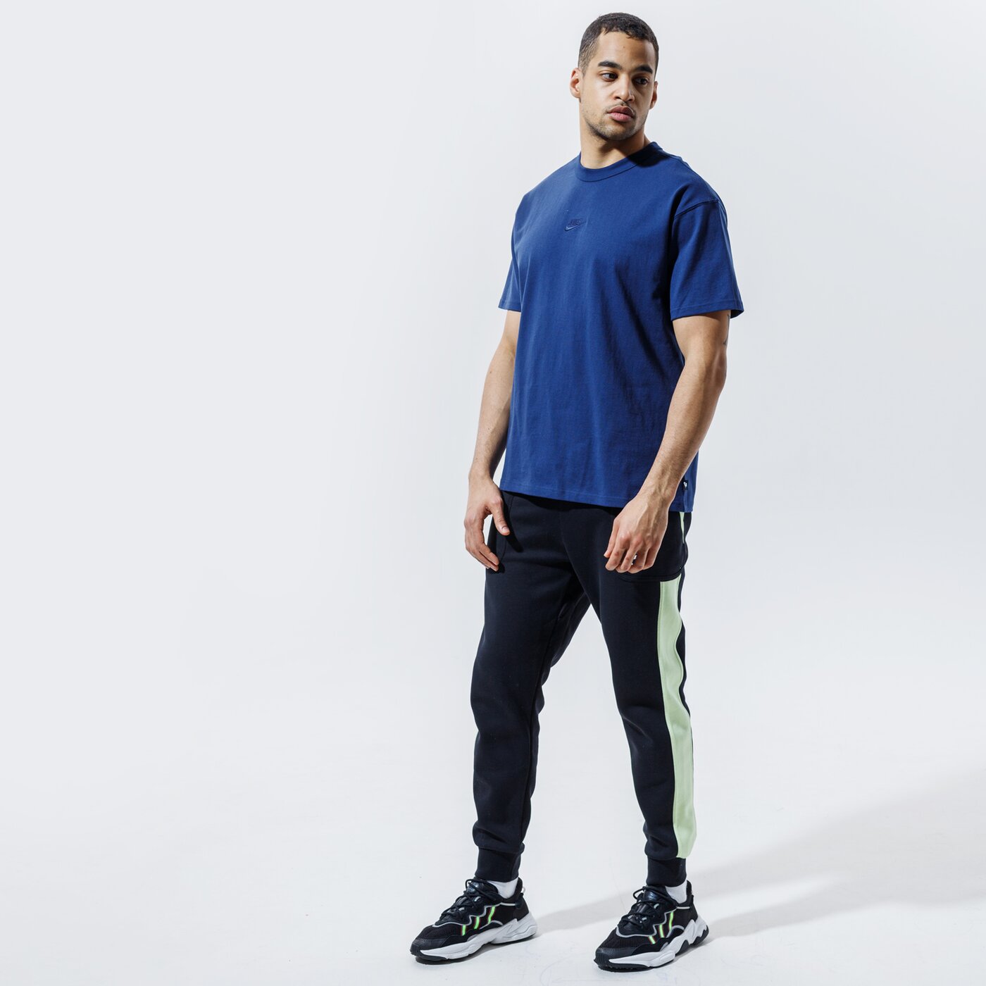 Мъжка тениска NIKE ТЕНИСКА SPORTSWEAR db3193-410 цвят тъмносин