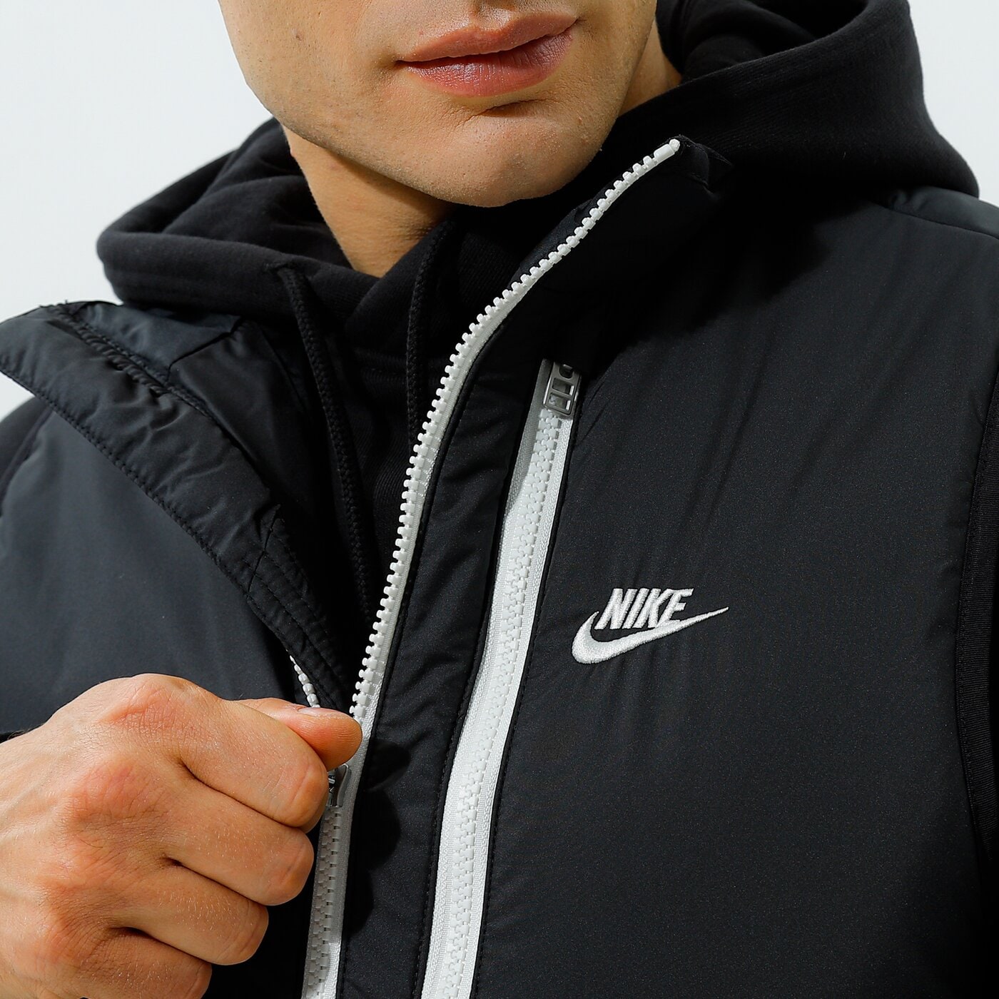  NIKE LEGACY THERMA FIT GILET dd6869-010 цвят черен