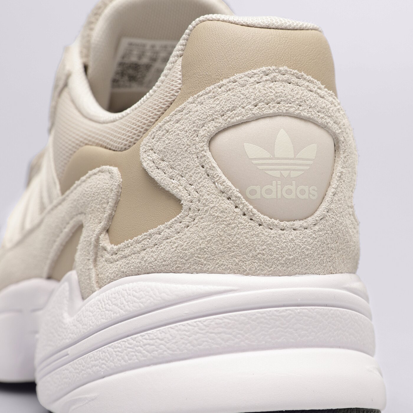 Дамски маратонки ADIDAS FALCON W ig8303 цвят бежов