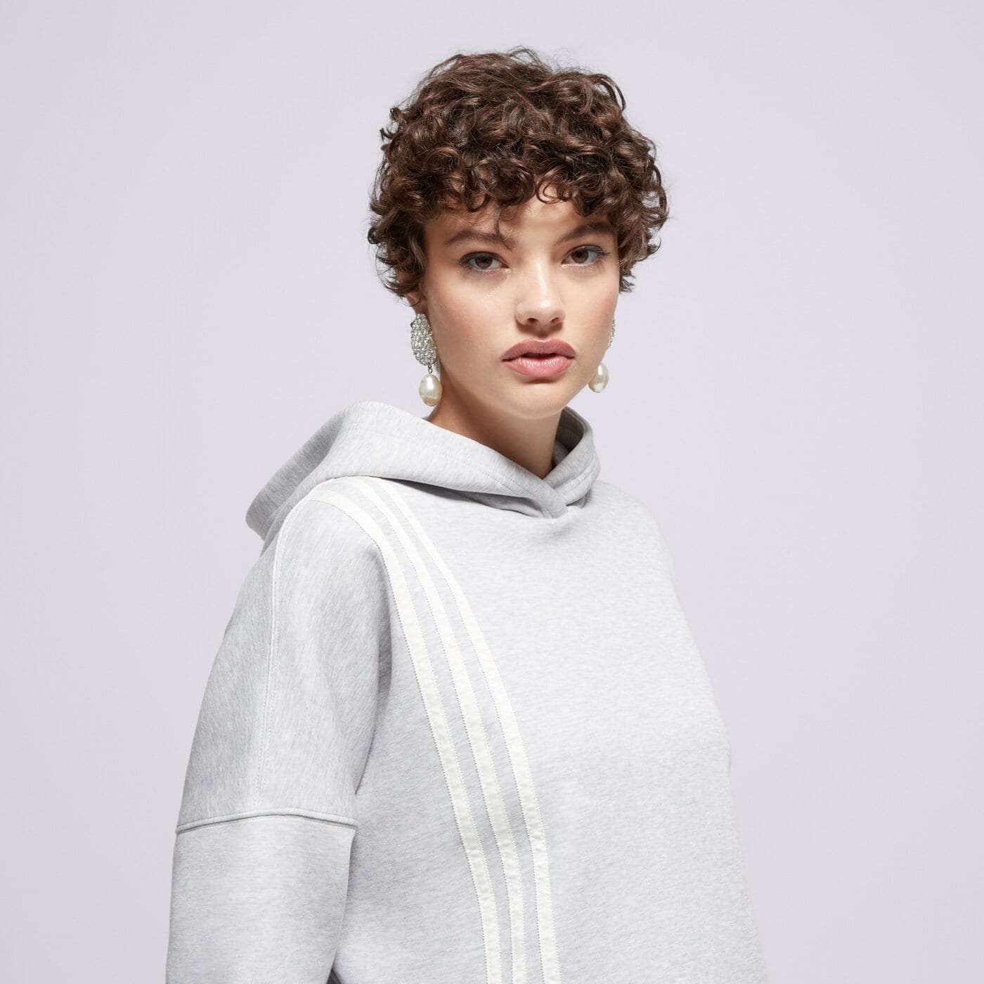 Дамски суичър ADIDAS СУИТЧЪР С КАЧУЛКА 3 STRIPES HOODY jw3596 цвят сив