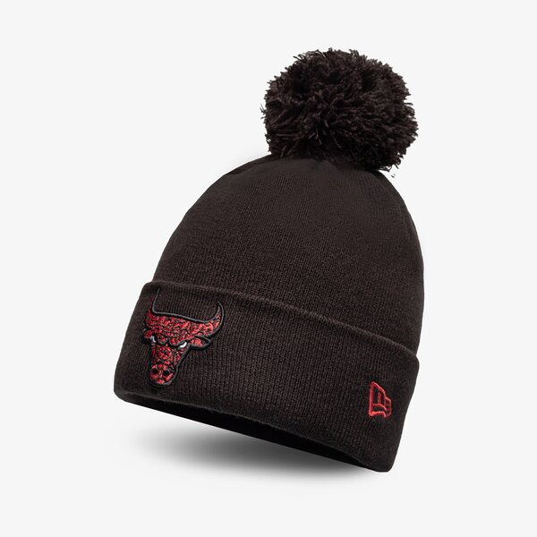 Мъжка зимна шапка NEW ERA ШАПКА INFILL BOBBLE BEANIE BULLS BLK CHICAGO BULLS B 60284992 цвят черен