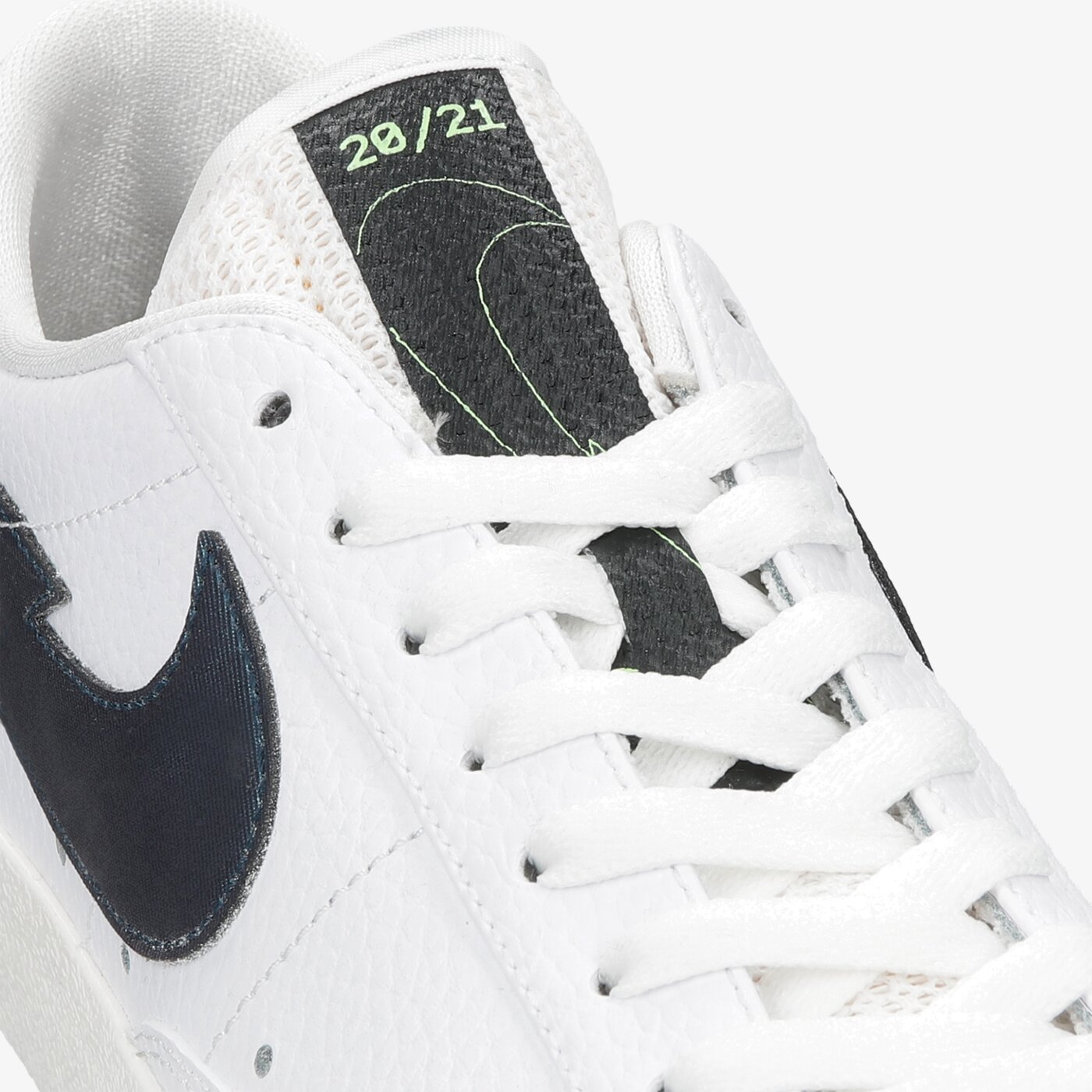 Мъжки маратонки NIKE BLAZER LOW '77 dj6895-100 цвят бял