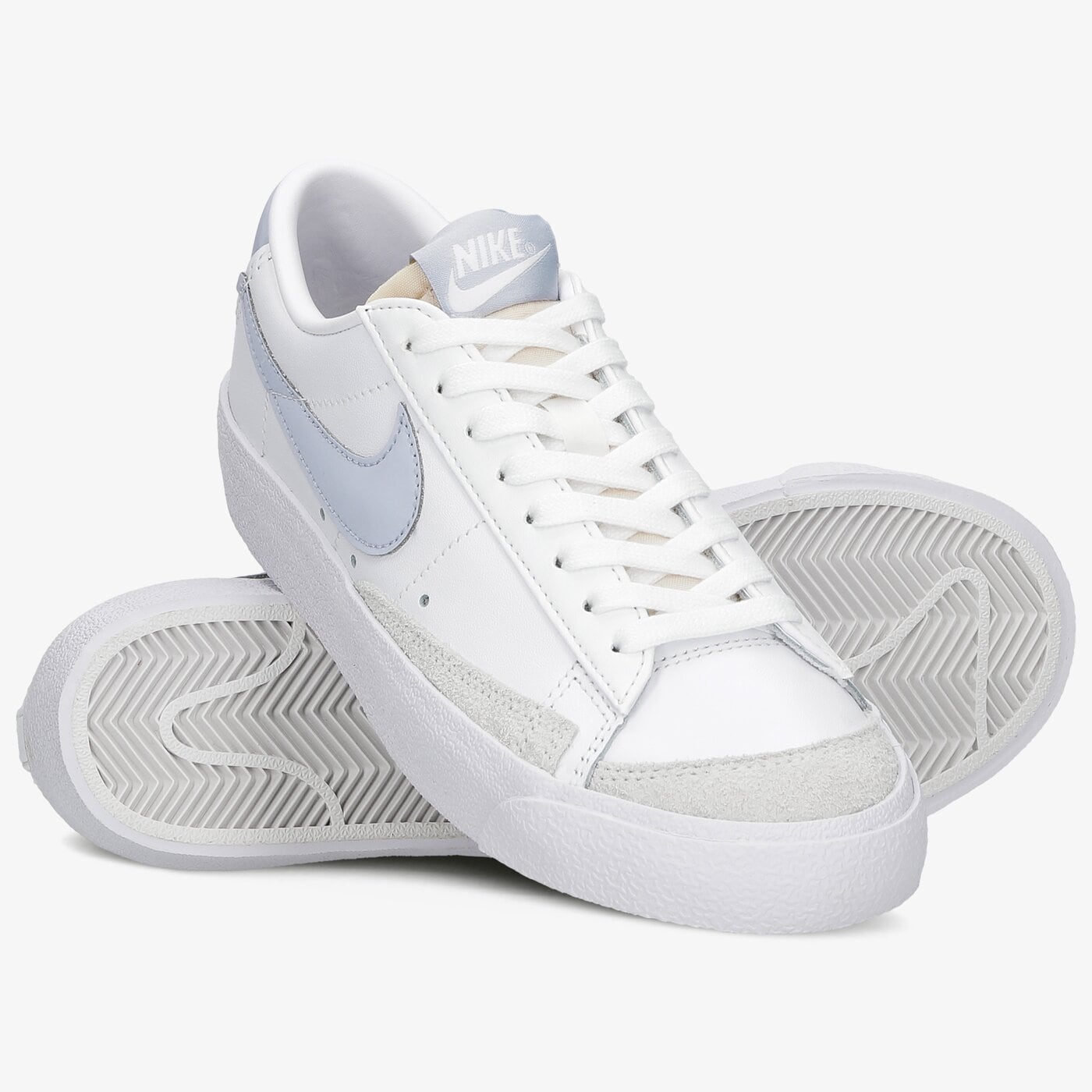 Дамски маратонки NIKE BLAZER LOW '77 dc4769-103 цвят бял