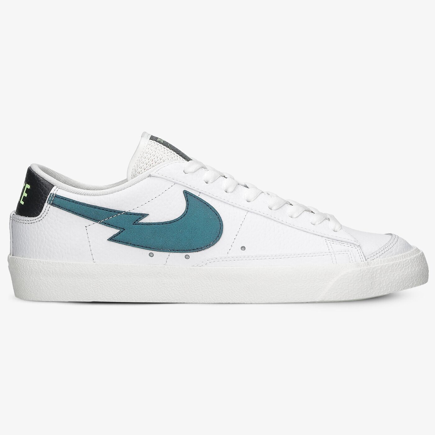 Мъжки маратонки NIKE BLAZER LOW '77 dj6895-100 цвят бял