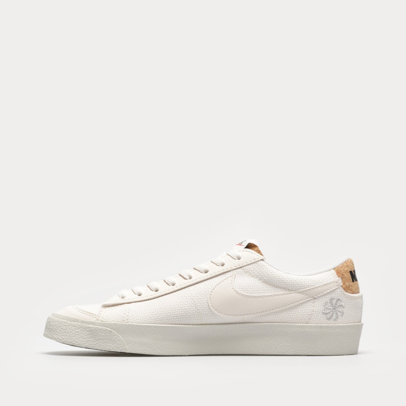 Мъжки маратонки NIKE BLAZER LOW '77 PRM dv7231-001 цвят бежов