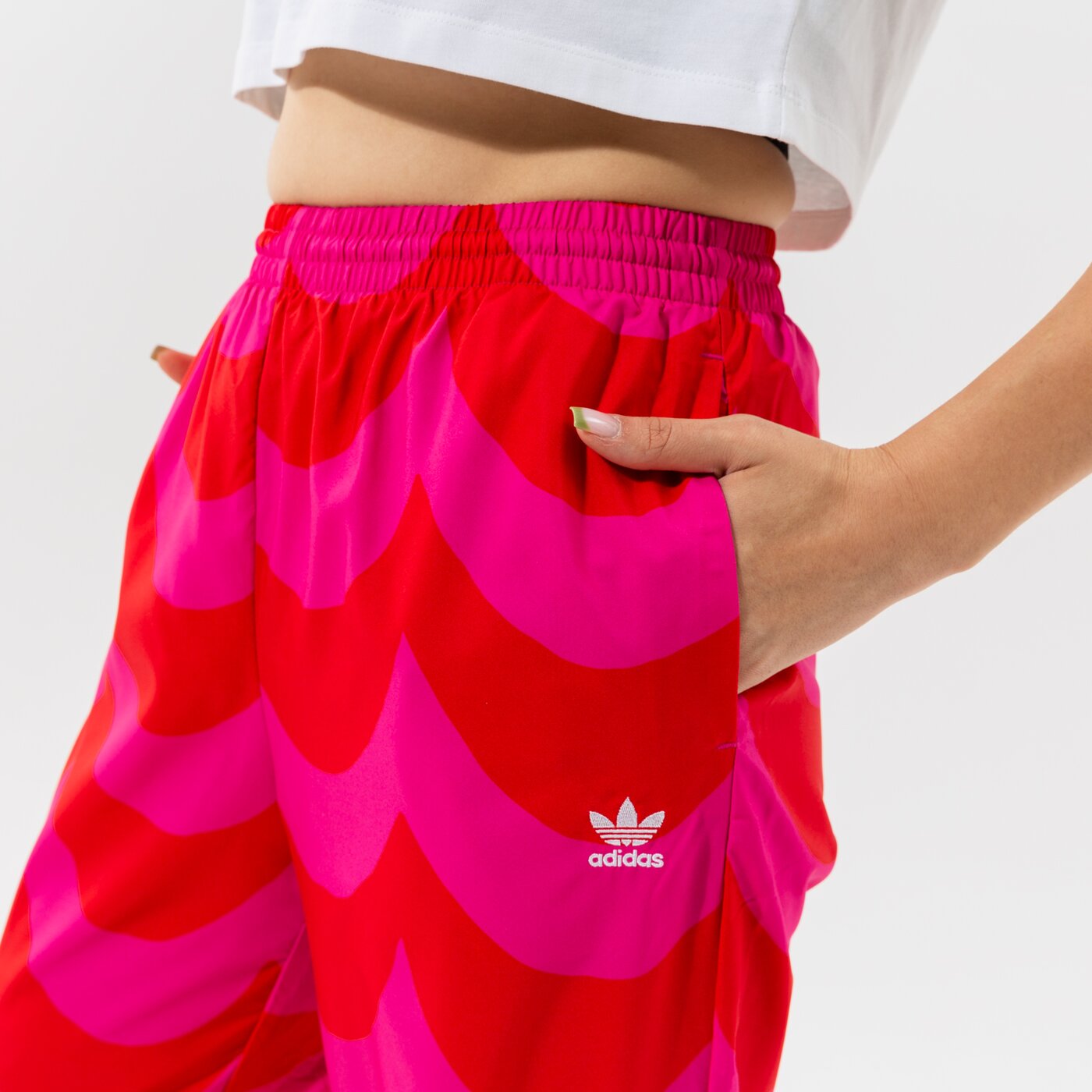 Дамски панталони ADIDAS ПАНТАЛОНИ TRACK PANT h20480 цвят червен