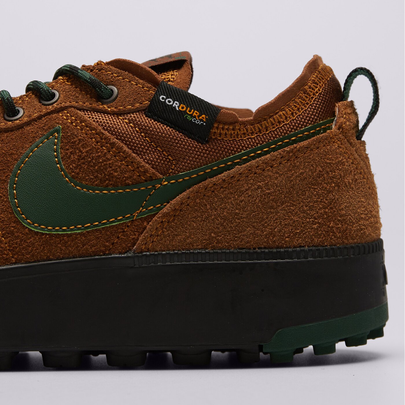 Мъжки туристически обувки NIKE C1TY PRM hj4316-201 цвят бордо