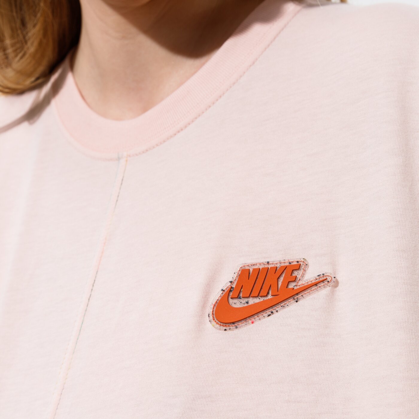 Дамска тениска NIKE ТЕНИСКА W NSW ПОТНИК EARTH DAY cz9251-805 цвят розов
