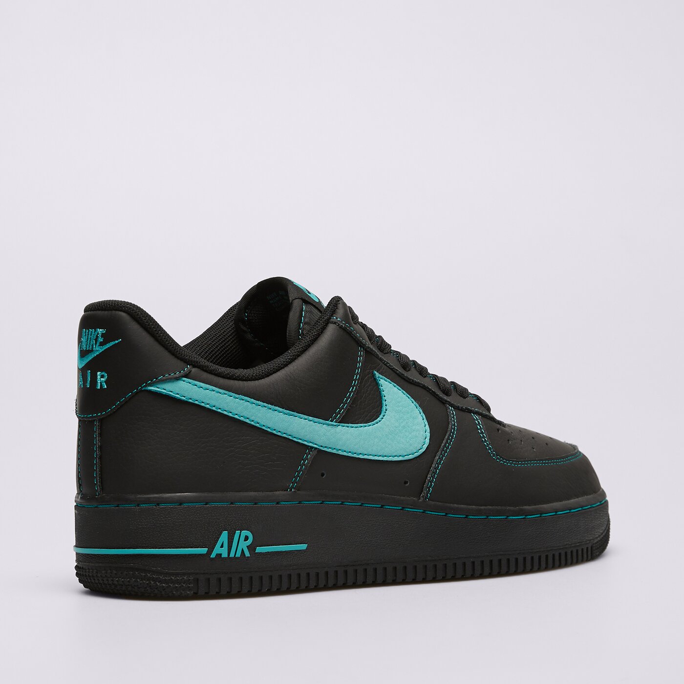 Мъжки маратонки NIKE AIR FORCE 1 '07 LV8 hq2037-002 цвят черен
