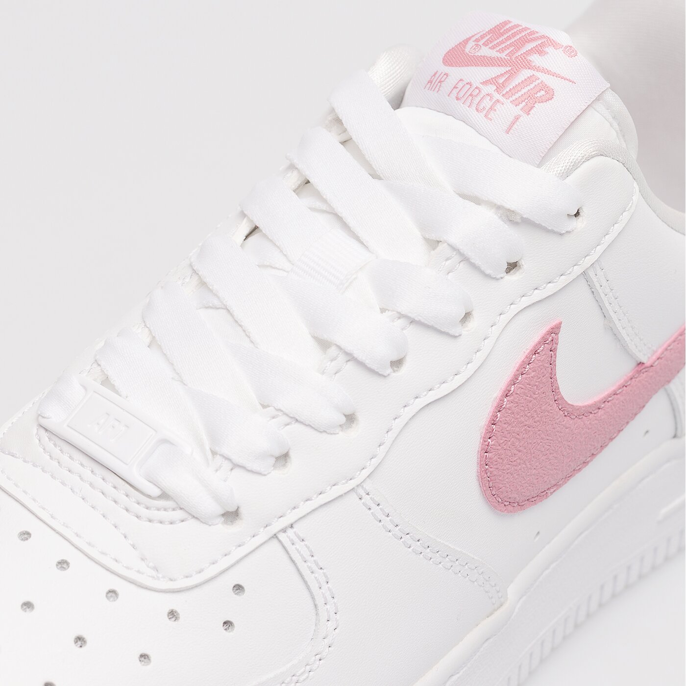 Дамски маратонки NIKE AIR FORCE 1 '07 dq7569101 цвят бял