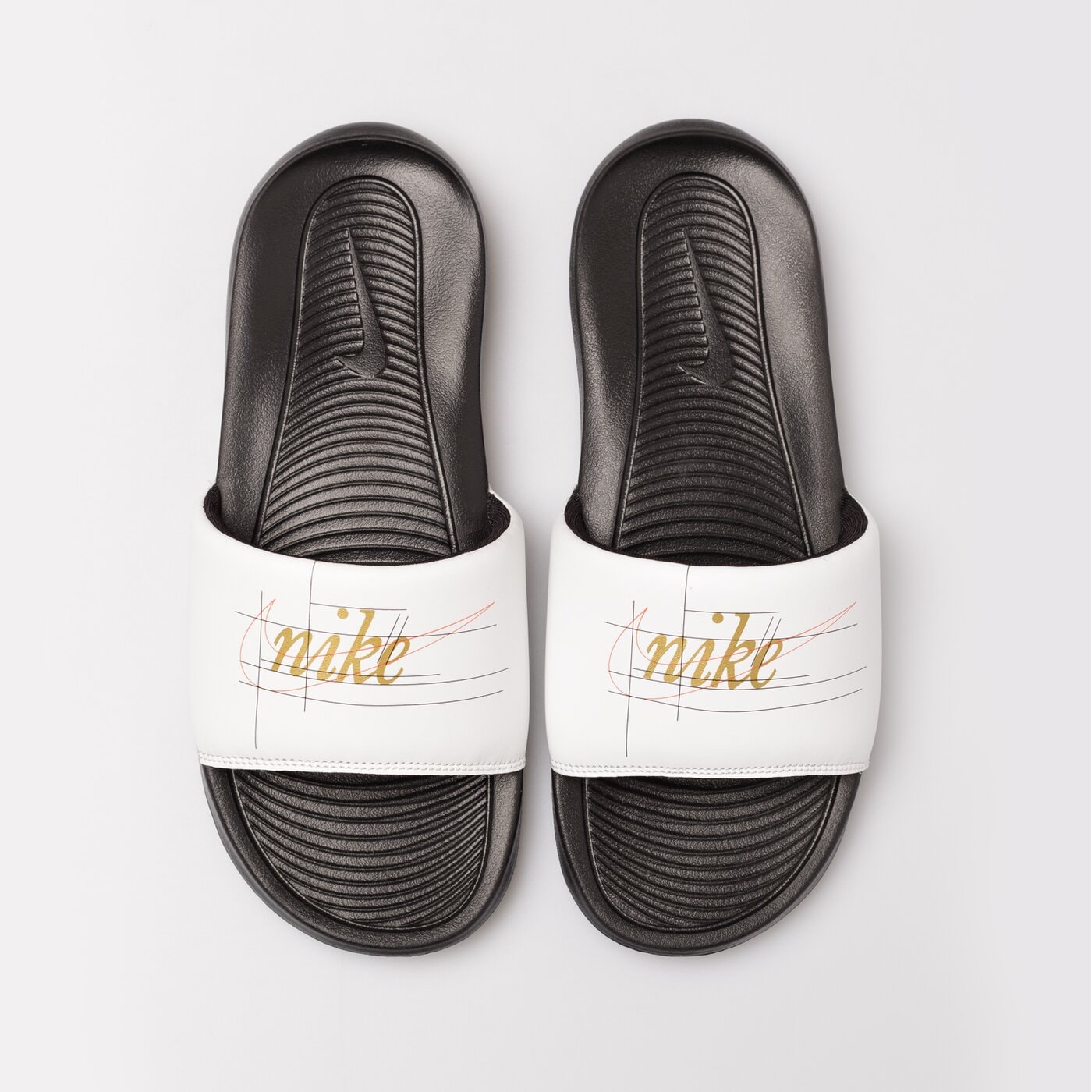 Мъжки чехли и сандали NIKE VICTORI ONE PRNT cn9678-103 цвят бял