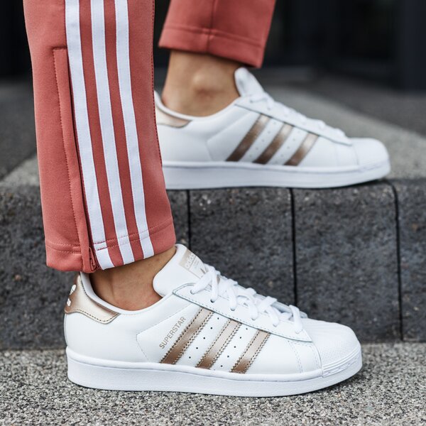 Дамски маратонки ADIDAS SUPERSTAR W  cg5463 цвят бял