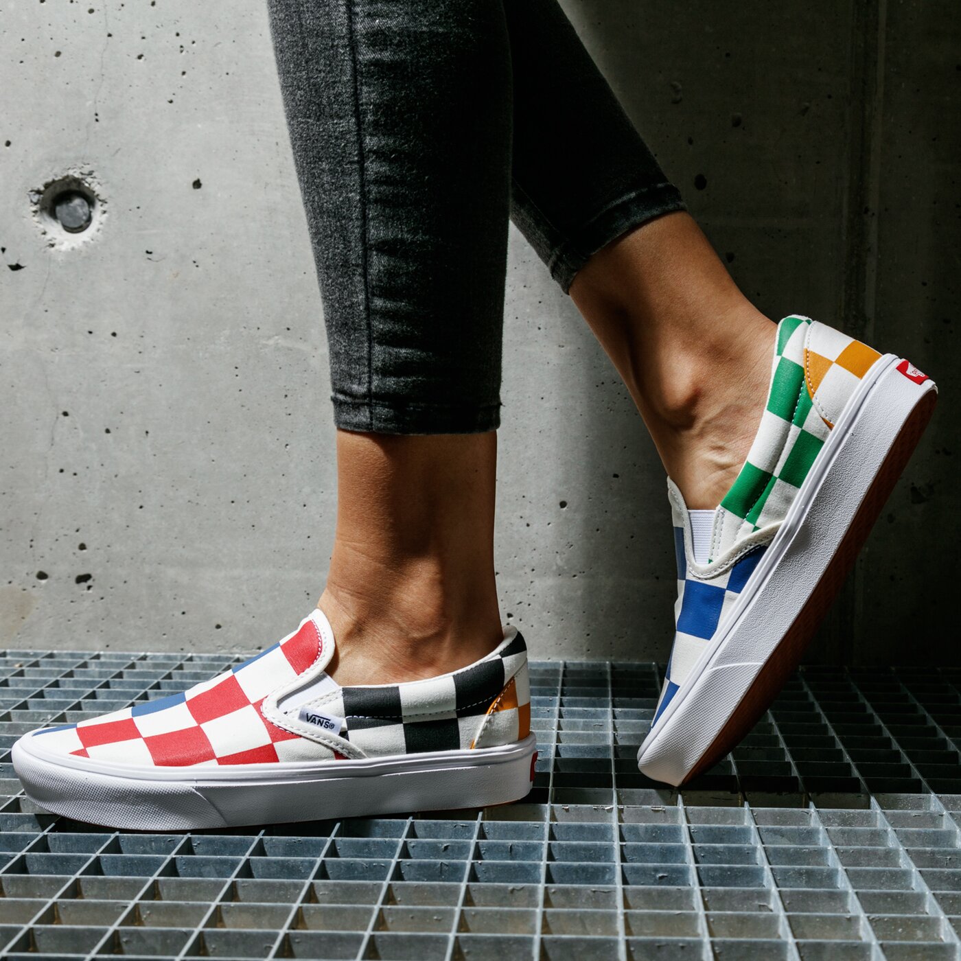 Дамски маратонки VANS UA COMFYCUSH SLIP- ON vn0a3wmdw921 цвят бял