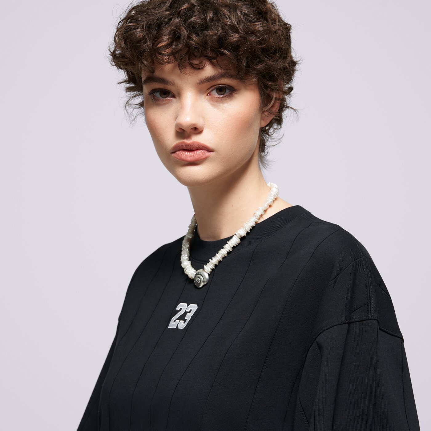 Дамска тениска JORDAN ТЕНИСКА W J BRK LS LOOSE ТОП hv0399-010 цвят черен