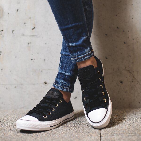 Дамски маратонки CONVERSE CHUCK TAYLOR ALL STAR  561705c цвят черен