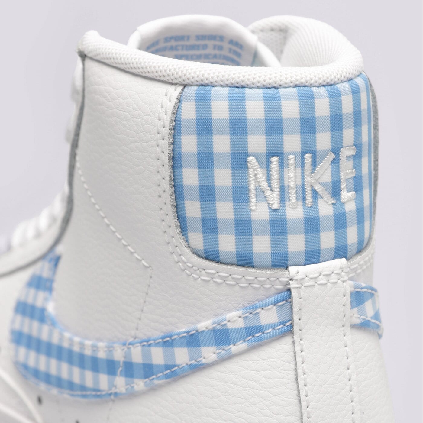 Дамски маратонки NIKE W BLAZER MID '77 EWT fd9163-100 цвят бял