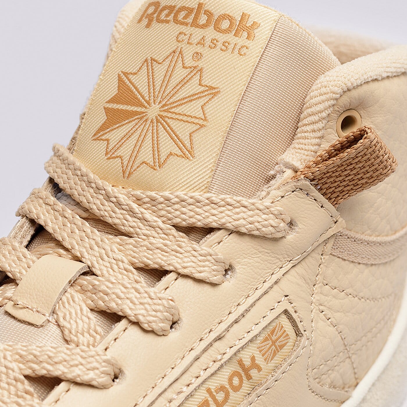 Дамски маратонки REEBOK CLUB C GEO MID gz2159 цвят бежов