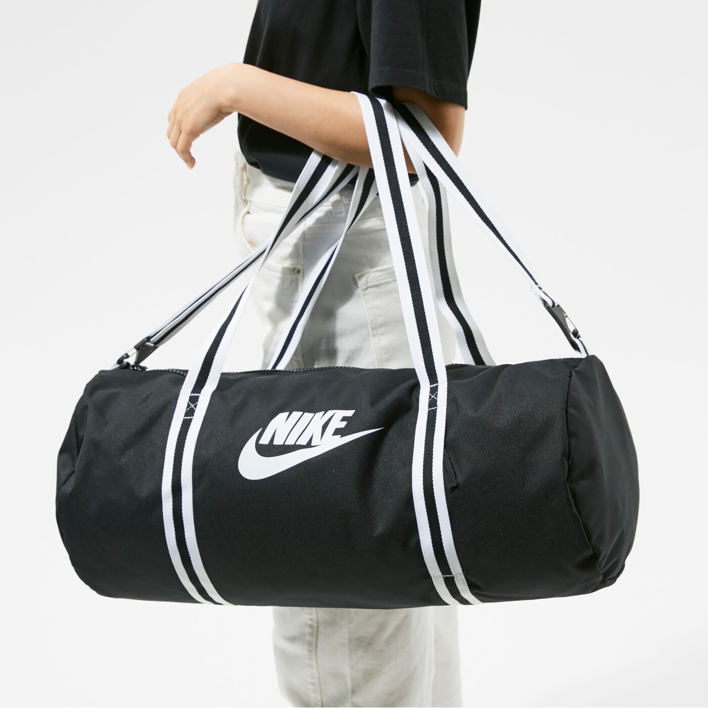 Дамски сак NIKE ЧАНТА NK HERITAGE DUFF - FA21 db0492-010 цвят черен