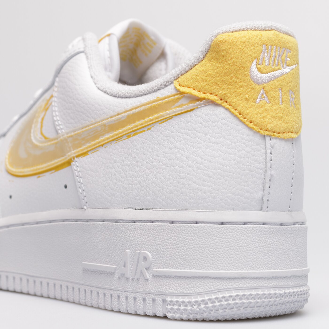 Мъжки маратонки NIKE AIR FORCE 1 '07 dx2646-100 цвят бял