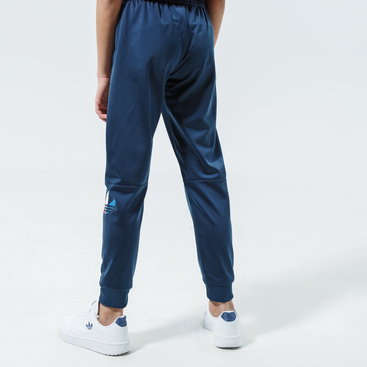 Детски панталони ADIDAS ПАНТАЛОНИ TRACKPANT MM gn7444 цвят син