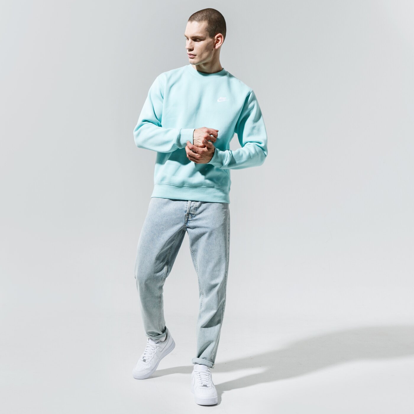 Мъжки суичър NIKE СУИТЧЪР SPORTSWEAR CLUB bv2662-382 цвят зелен