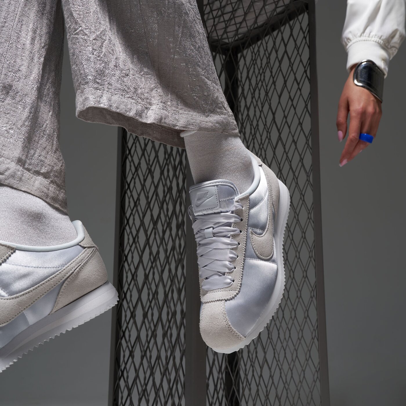 Дамски маратонки NIKE W CORTEZ fv5420-001 цвят сребърен