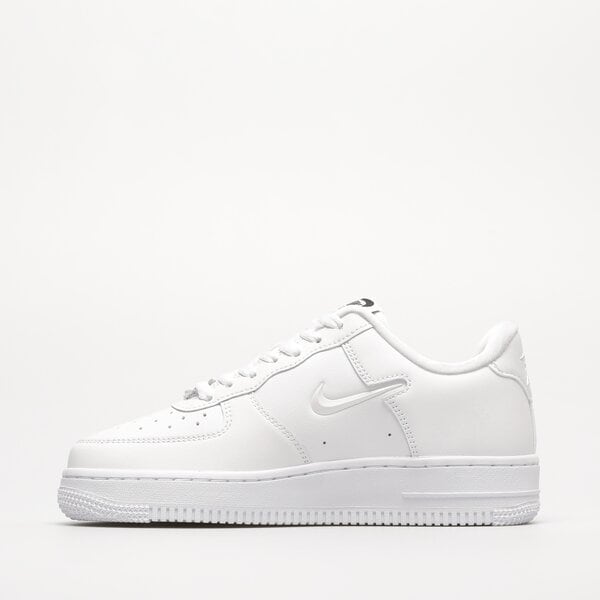 Дамски маратонки NIKE WMNS AIR FORCE 1 '07 SE fb8251-100 цвят бял