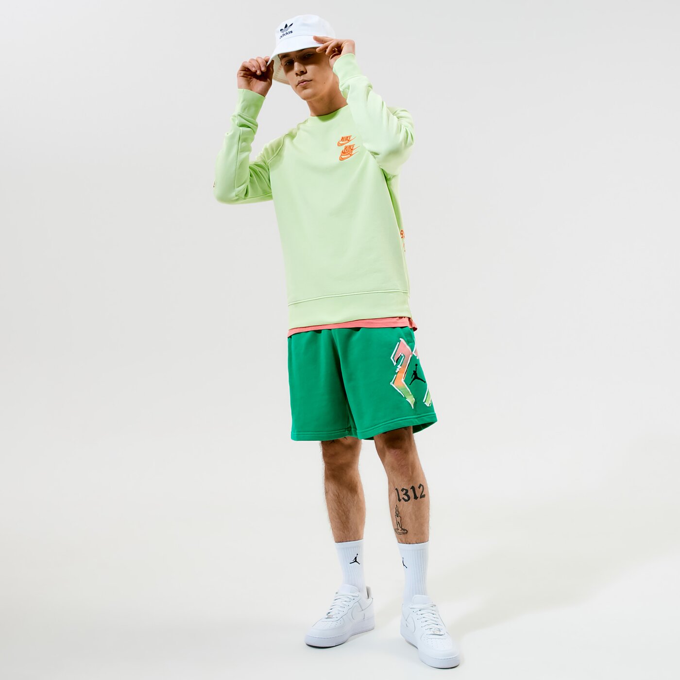 Мъжки суичър NIKE СУИТЧЪР SPORTSWEAR dd0882-383 цвят зелен