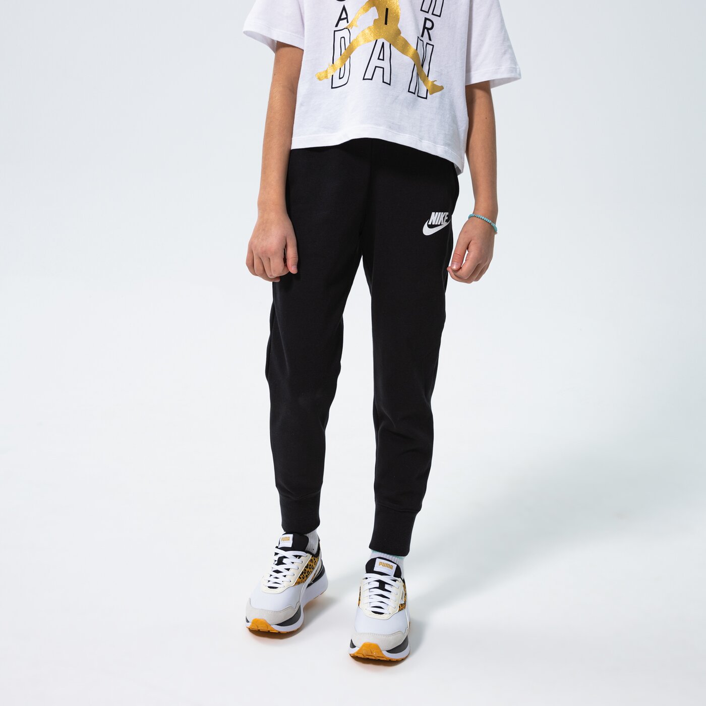 Детски панталони NIKE ПАНТАЛОНИ GIRLS' CLUB FRENCH TERRY JOGGERS GIRL dc7211-010 цвят черен