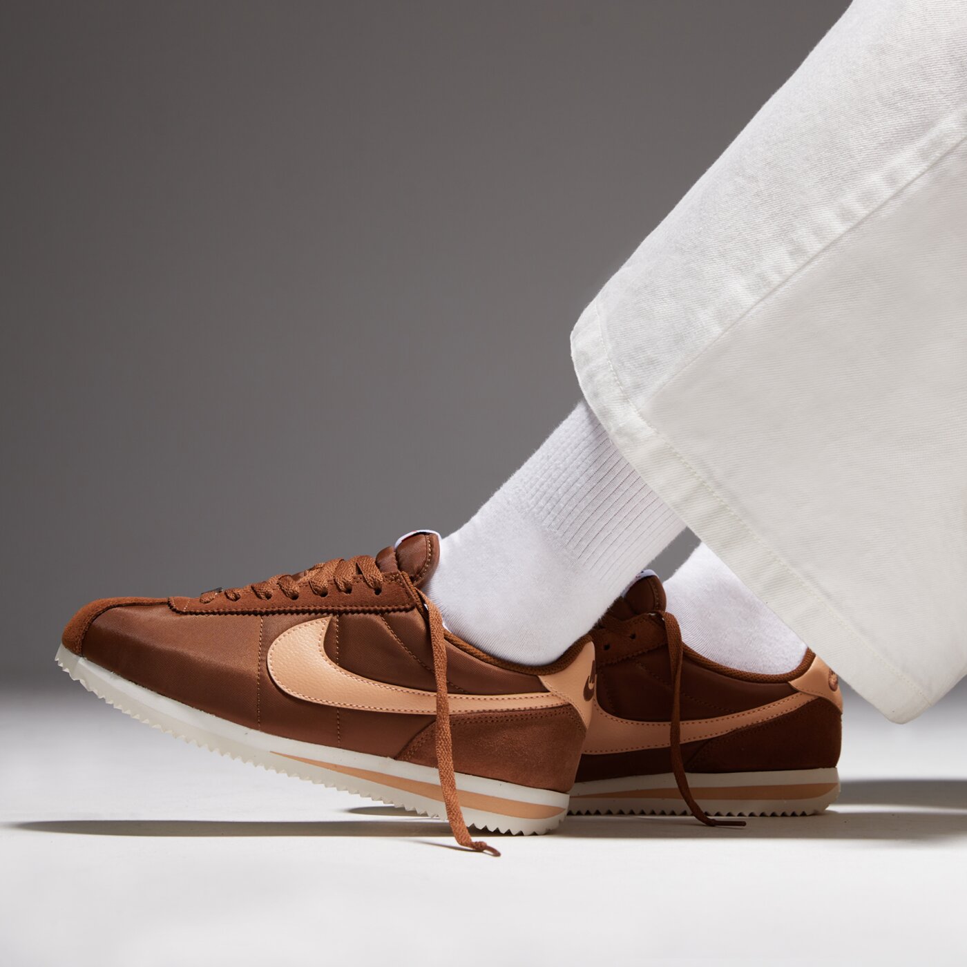 Дамски маратонки NIKE CORTEZ  dz2795-202 цвят кафяв