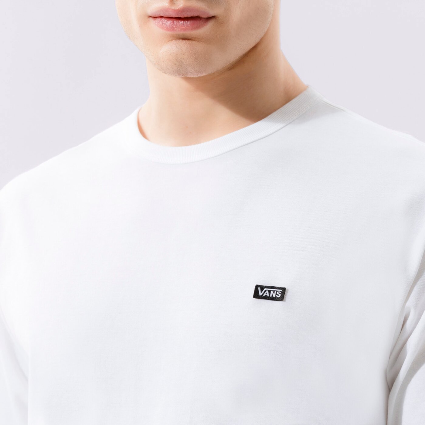 Мъжка тениска VANS ТЕНИСКА MN OFF THE WALL CLASSIC LS vn0a4turwht1 цвят бял