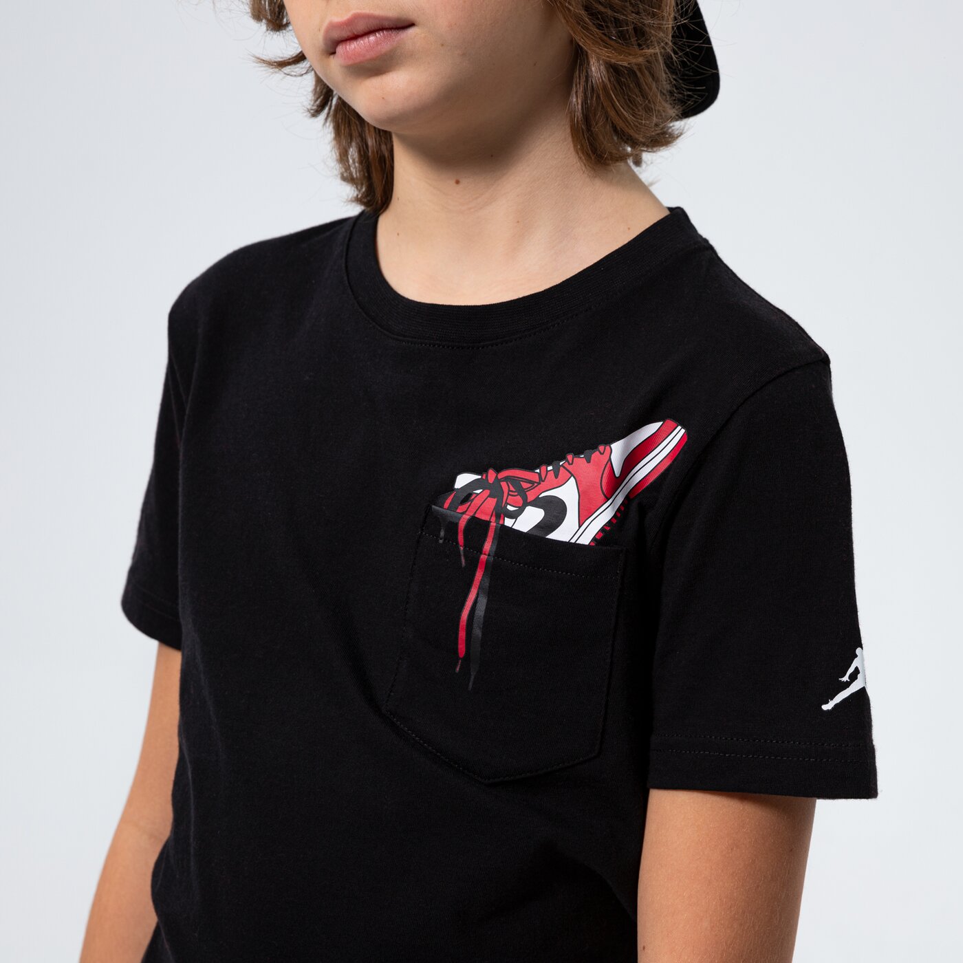 Детска тениска JORDAN ТЕНИСКА AJ1 POCKET PLAY BOY 95b092023 цвят черен