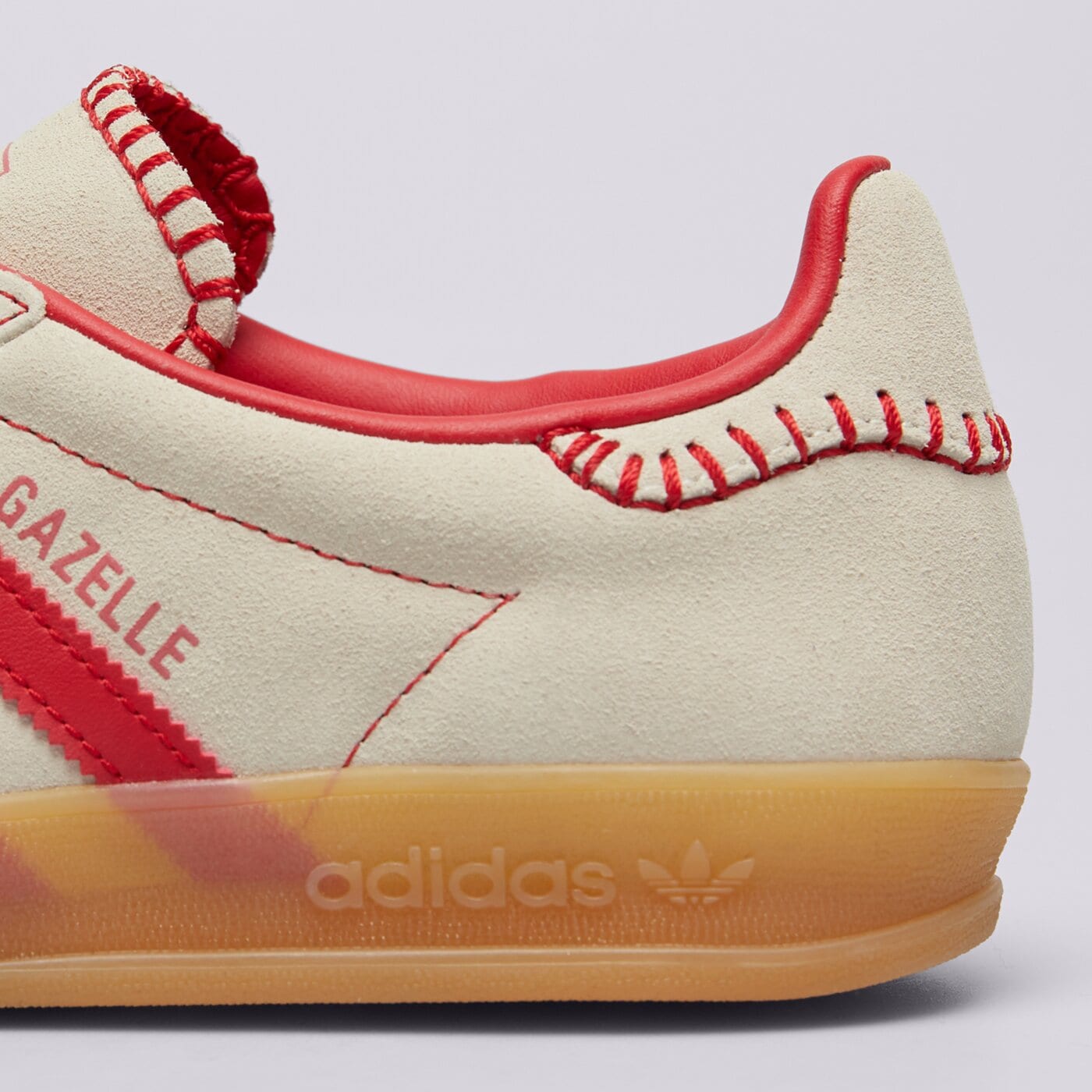 Дамски маратонки ADIDAS GAZELLE INDOOR W js1402 цвят бял