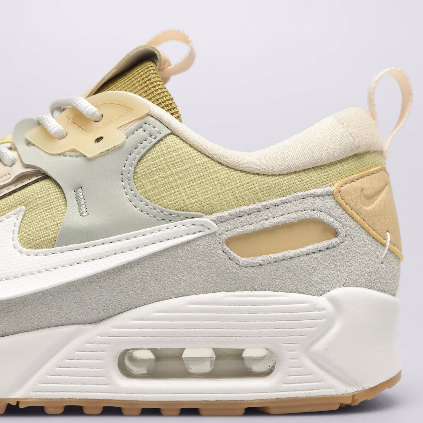 Дамски маратонки NIKE W AIR MAX 90 FUTURA MIN dv7190-700 цвят златен