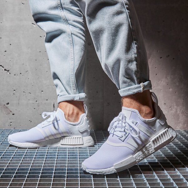 Мъжки маратонки ADIDAS NMD_R1 fy9384 цвят бял