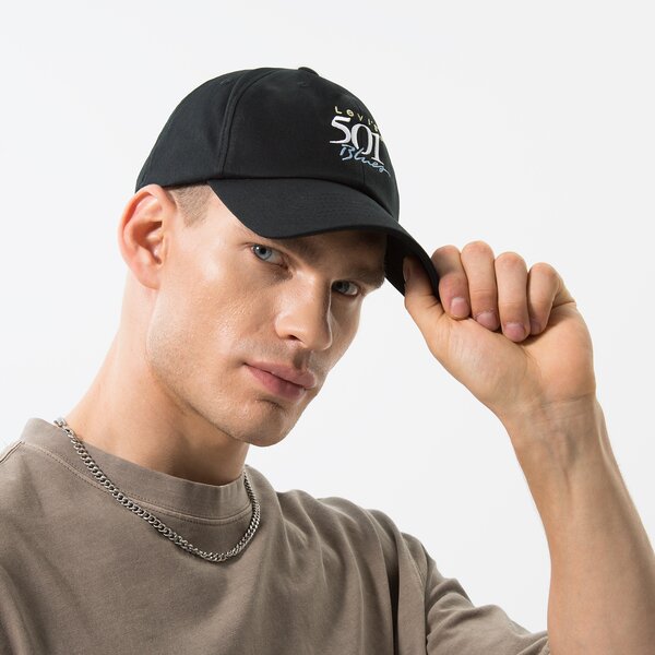 Дамска шапка с козирка LEVI'S ШАПКА 501 CAP d7069-0001 цвят черен