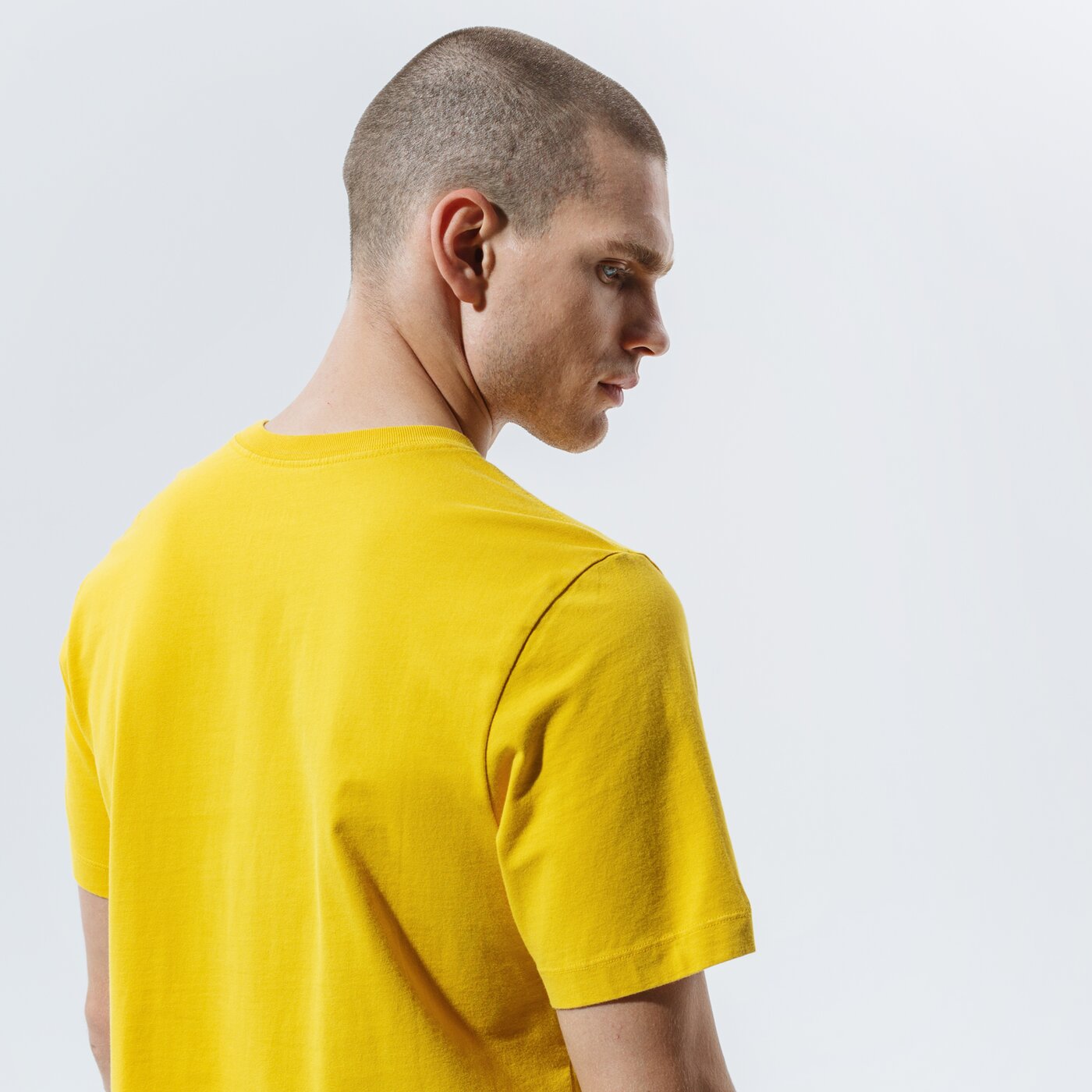 Мъжка тениска JORDAN ТЕНИСКА M J FLIGHT ESSENTIALS SS CREW cz5059-711 цвят жълт