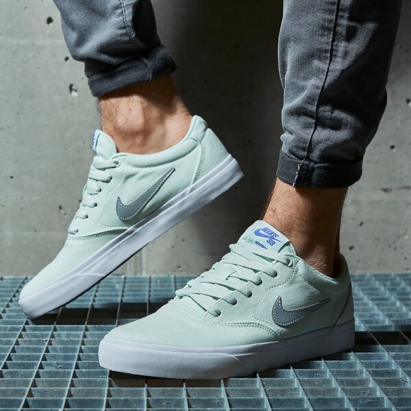 Мъжки маратонки NIKE SB CHARGE SOLARSOFT TEXTILE cd6279-302 цвят зелен