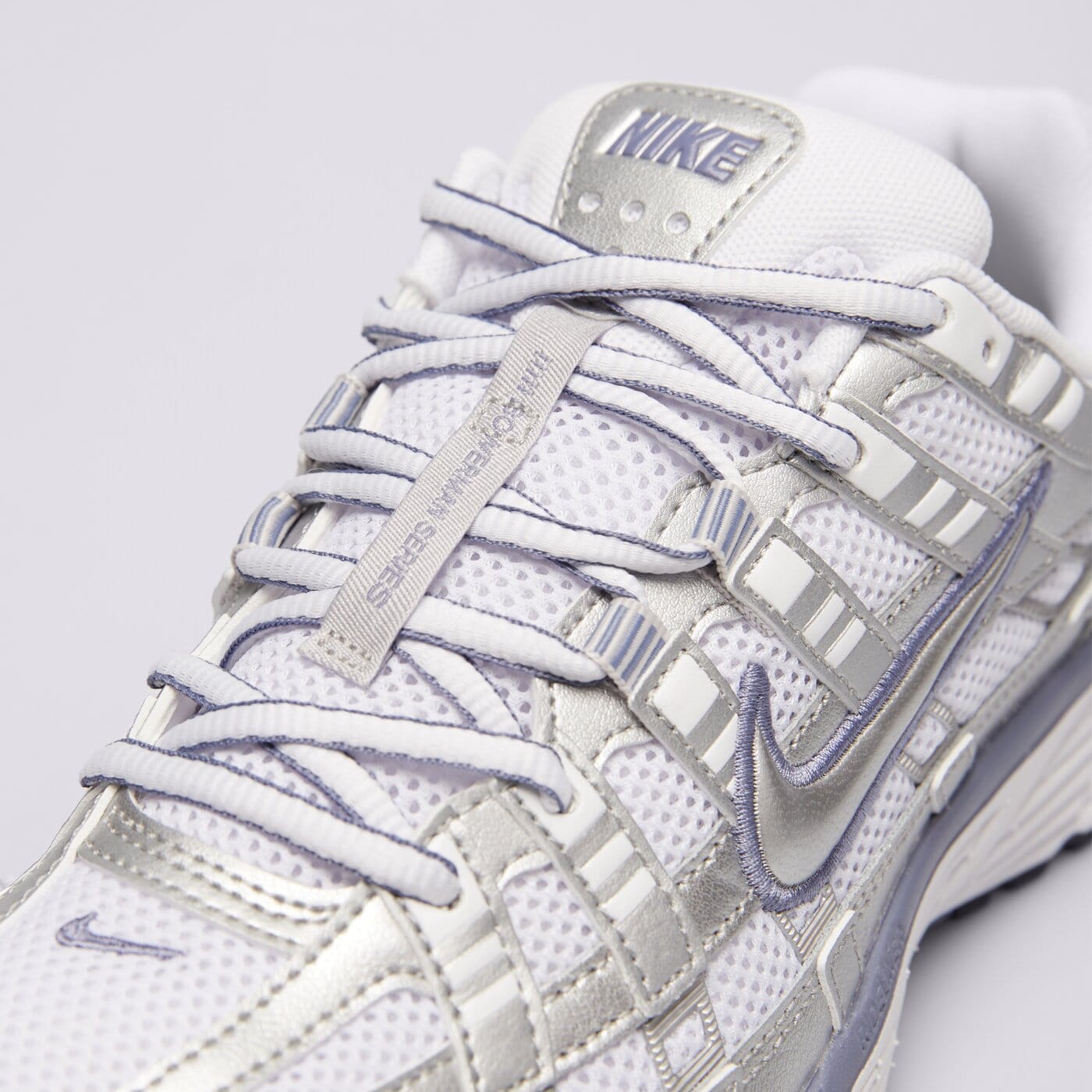 Дамски маратонки NIKE W P-6000  bv1021-014 цвят сребърен