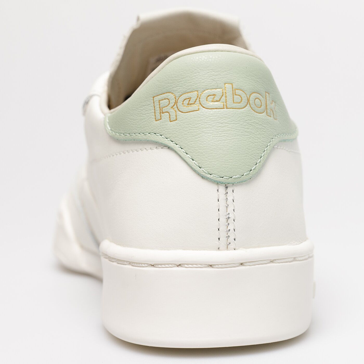 Дамски маратонки REEBOK CLUB C CLEAN gx3693 цвят бял