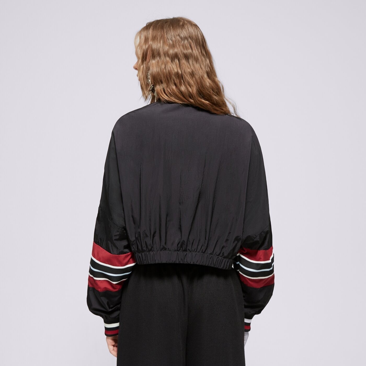 Дамски суичър ELLESSE СУИТЧЪР СЪС ЗАКОПЧАВАНЕ   TAMMY CROP TRACK ТОП BLK sgv20150011 цвят черен